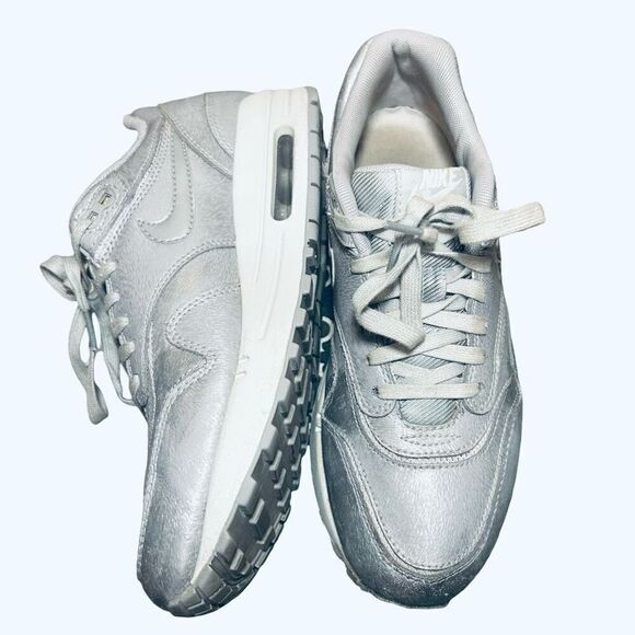 Air Max 1 Cut Out Sneakers - Picture 4 of 8